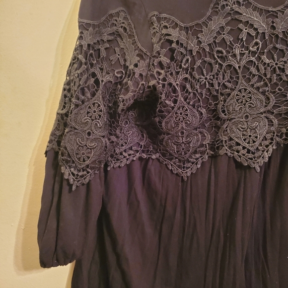 Black Blouse w/ Lace Trem Womens size Medium Brand Knox Rose - Picture 3 of 8